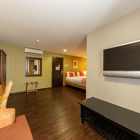 Oyo 430 Oak Valley Boutique Hotel Джохор-Бару Екстер'єр фото